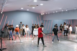 Một lớp học của BN Dance Studio